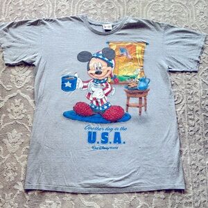 Vintage Walt Disney World Mickey Mouse USA Sleep Tee